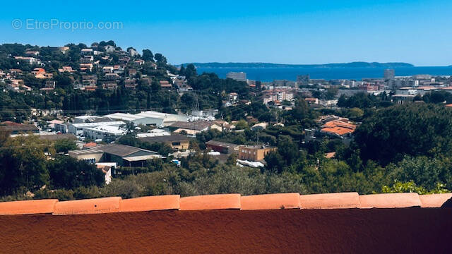 Appartement à BORMES-LES-MIMOSAS