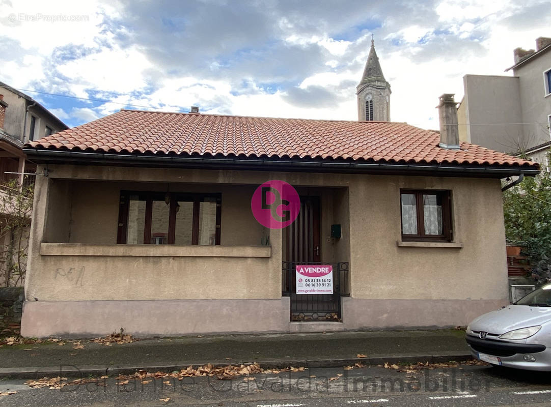Maison à DECAZEVILLE
