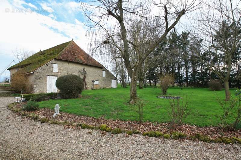Maison à BOUCE