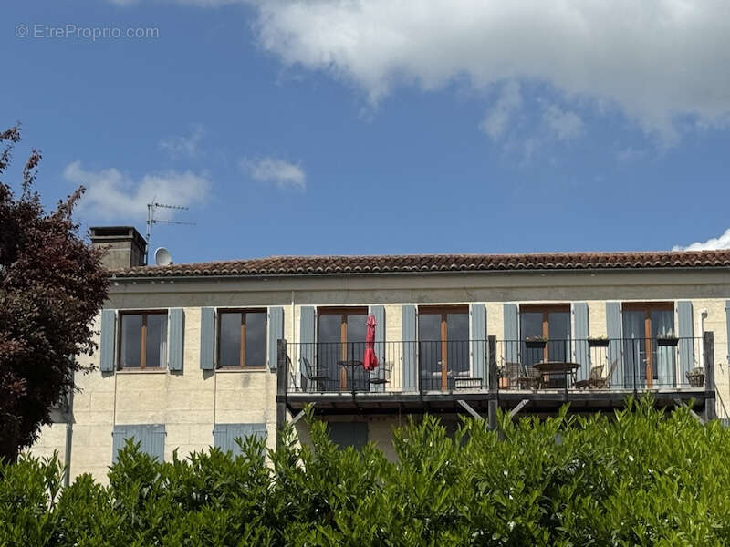 Appartement à AUBETERRE-SUR-DRONNE