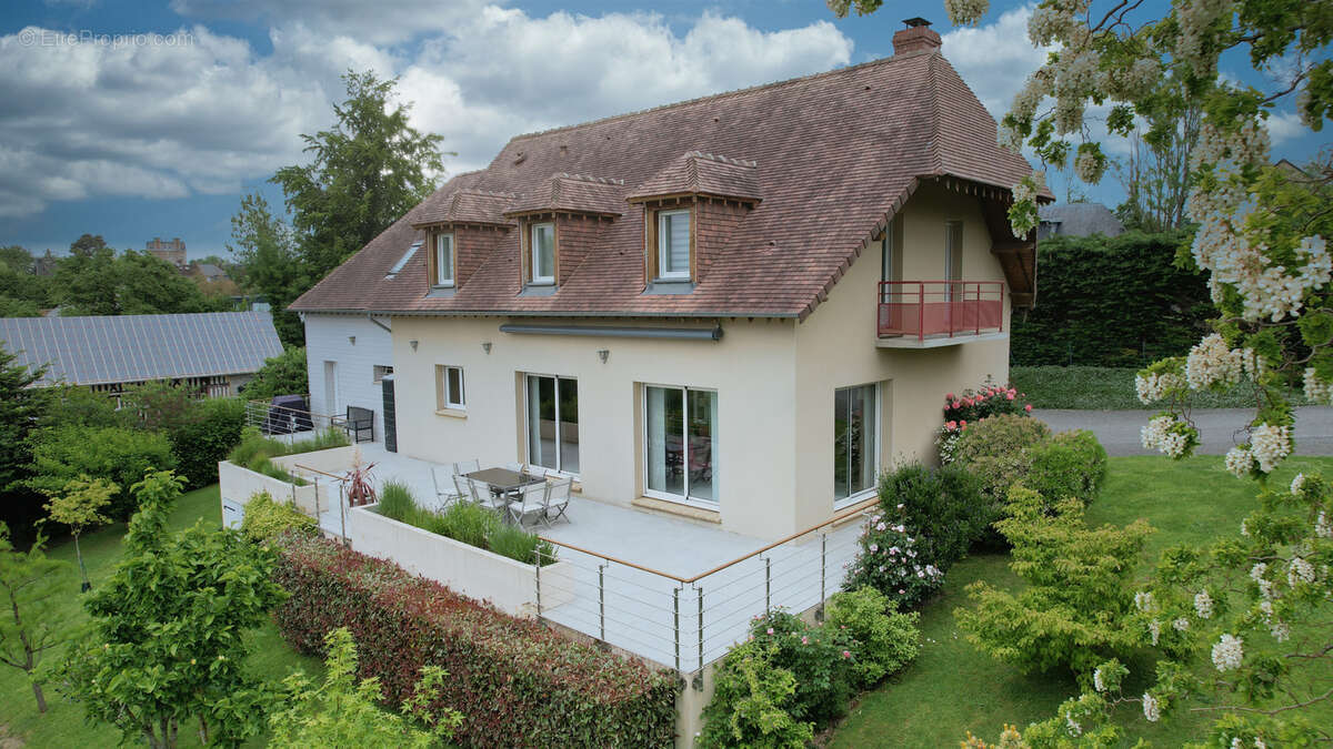 Maison à PONT-L&#039;EVEQUE