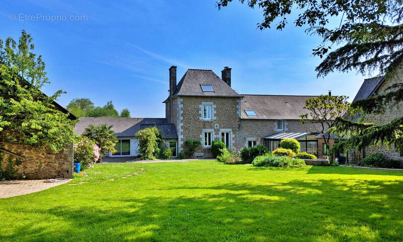 Maison à LECOUSSE