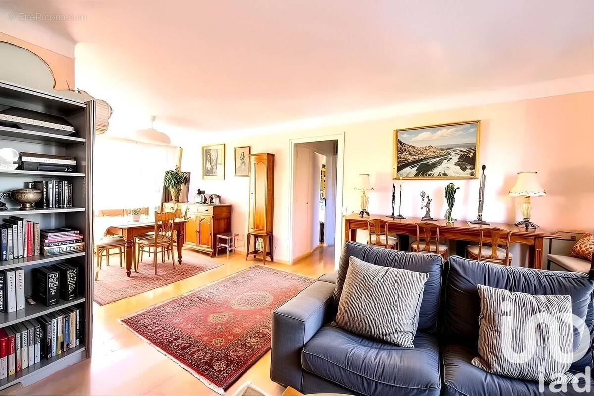 Photo 1 - Appartement à LA CELLE-SAINT-CLOUD