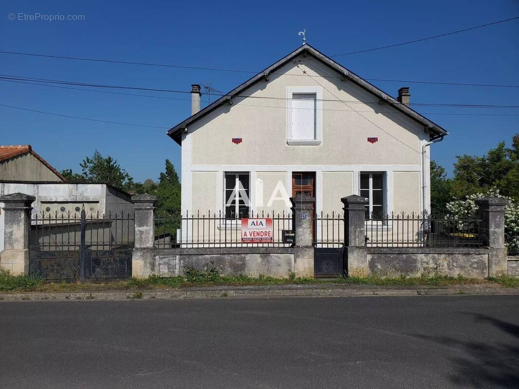 Maison à RUFFEC