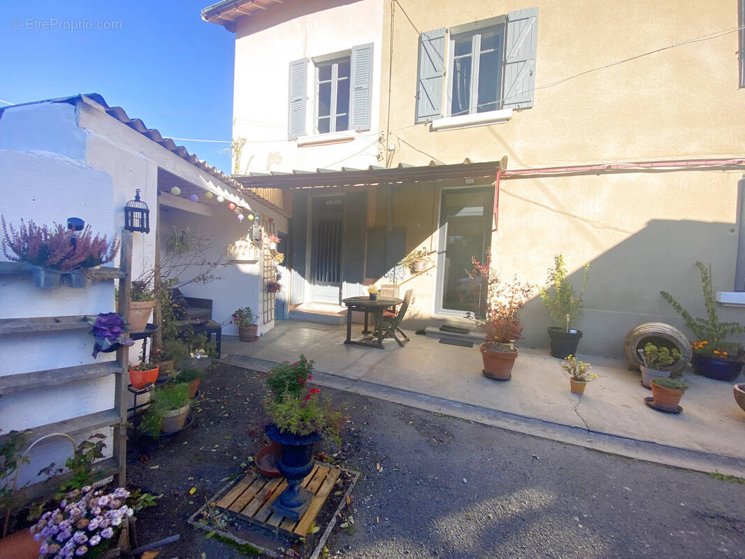 Maison à DECAZEVILLE