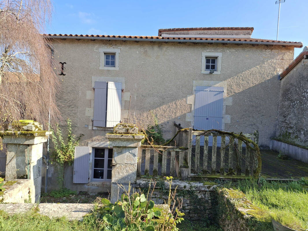 Appartement à CHAMPAGNE-MOUTON
