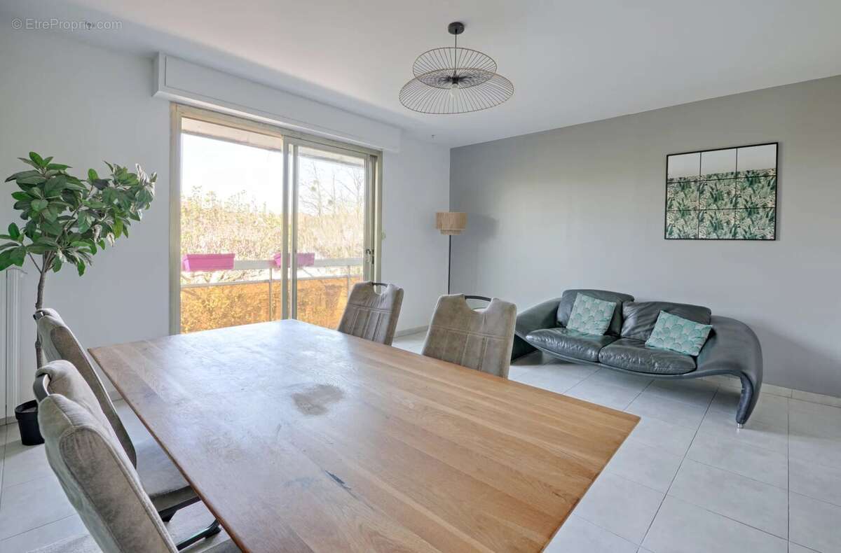 Appartement à SAINT-MAUR-DES-FOSSES