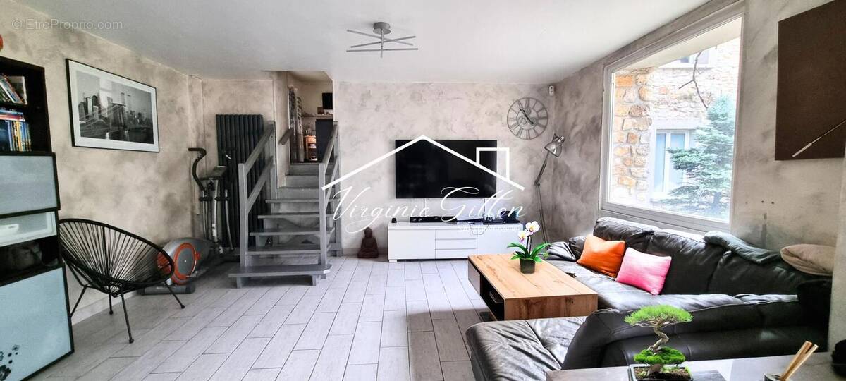 Photo 1 - Maison à VERT-SAINT-DENIS