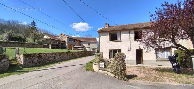 Maison à LA CLAYETTE
