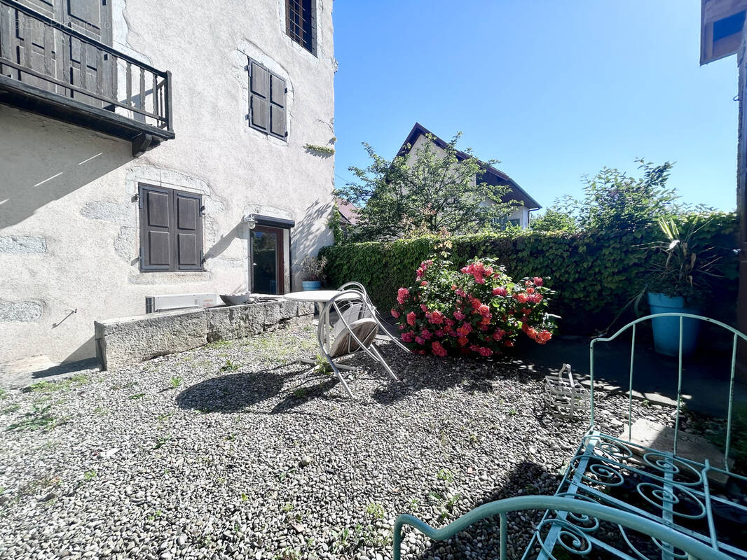 Maison à YENNE