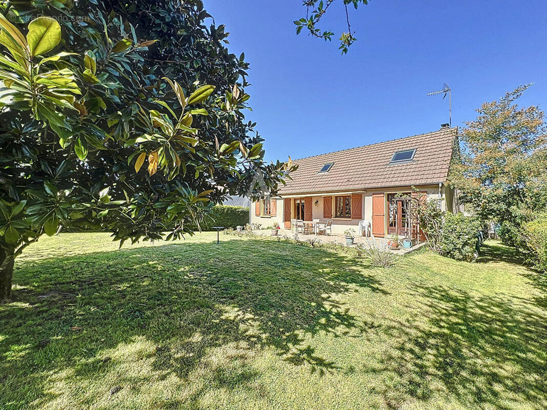 Maison à CRECY-LA-CHAPELLE