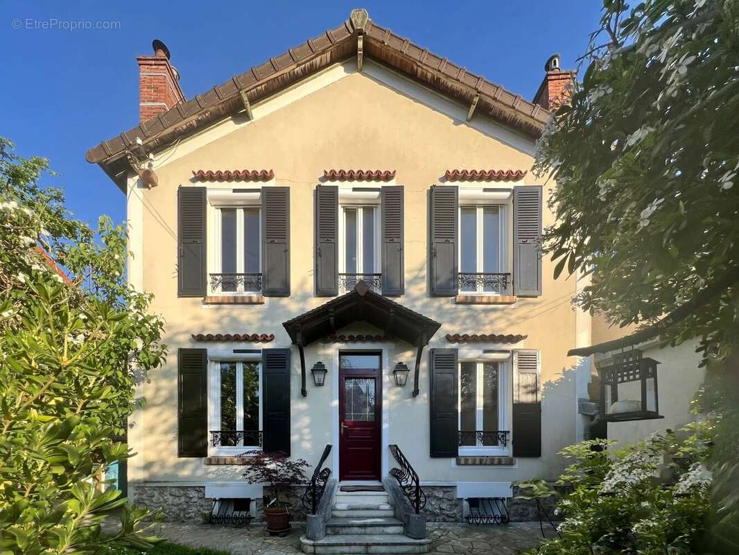Maison à SAINT-MAUR-DES-FOSSES