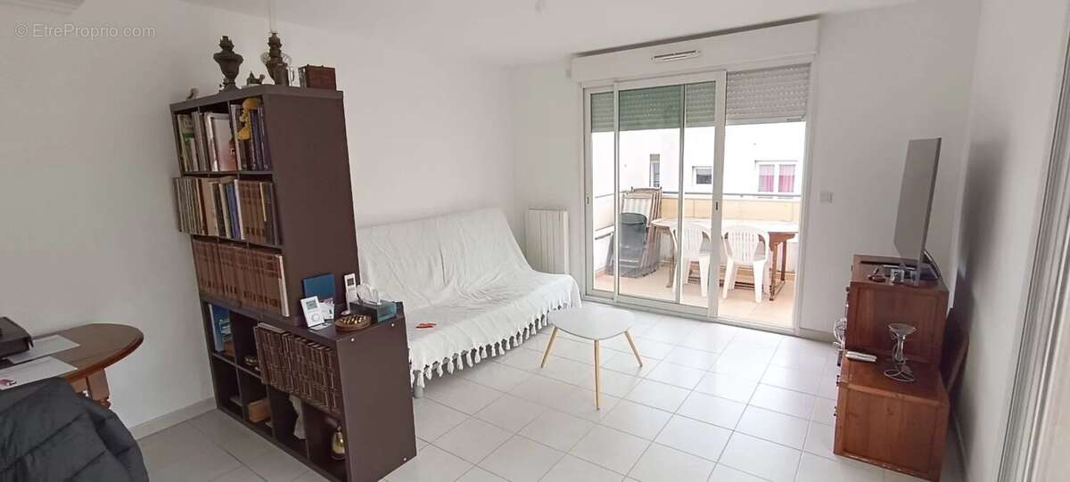 Appartement à SAINT-LAURENT-DU-VAR