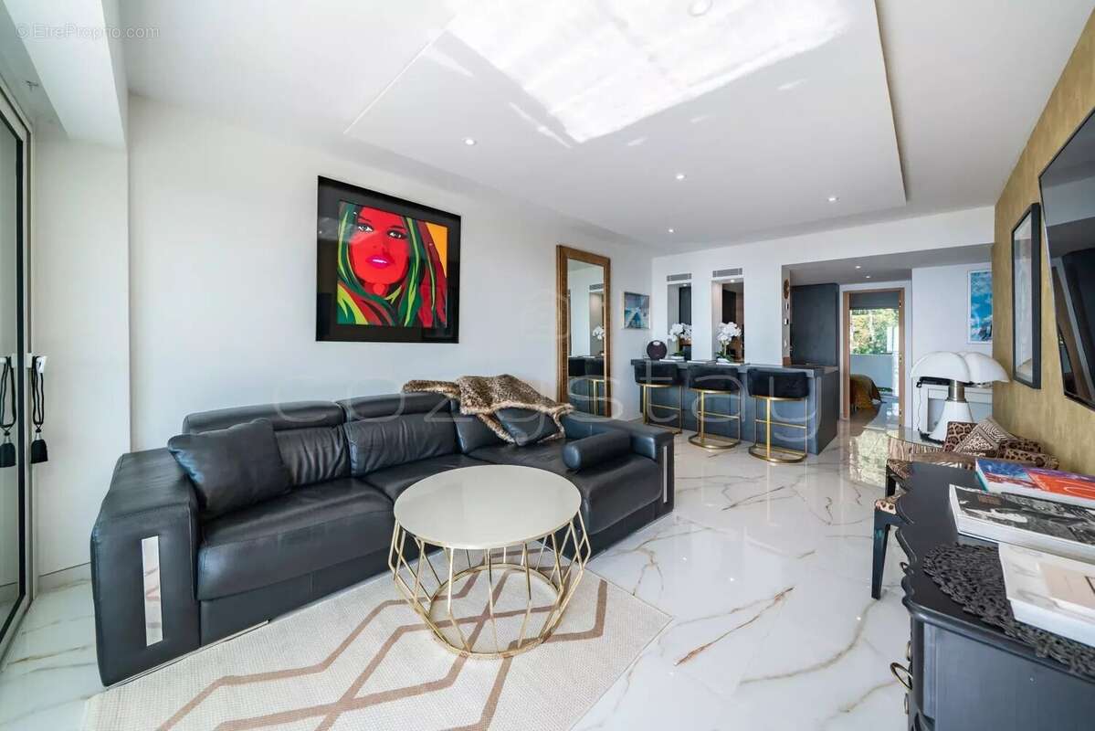 Appartement à VALLAURIS