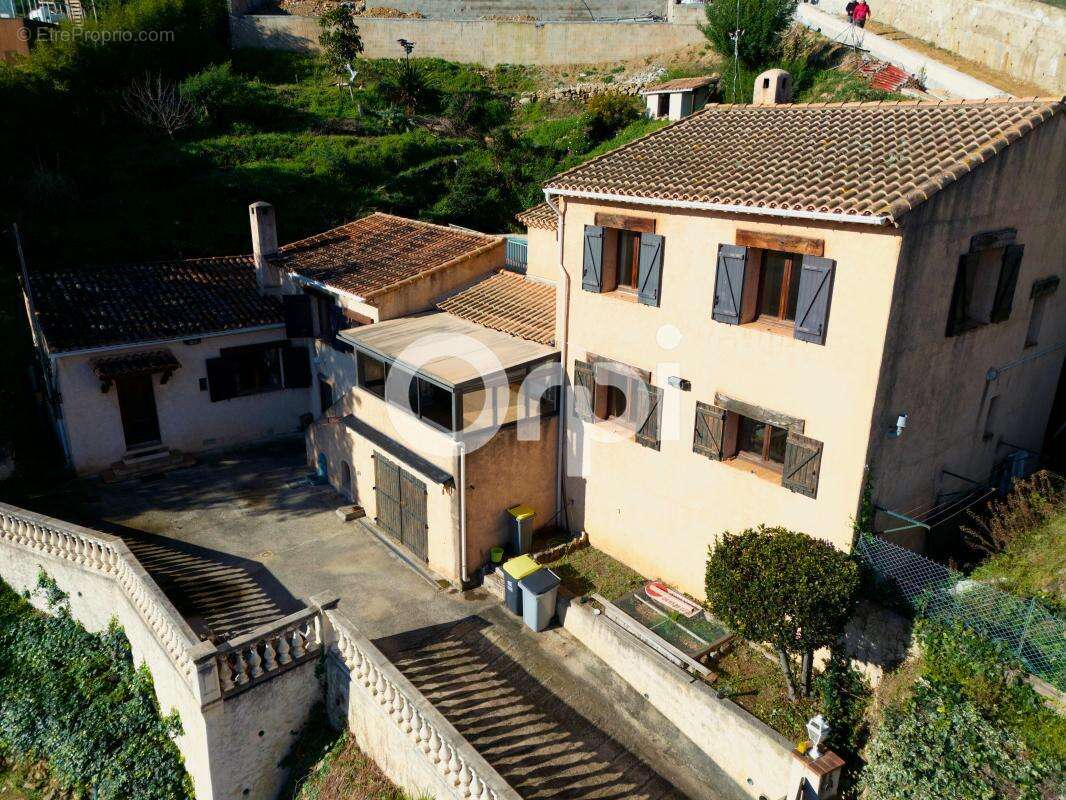 Maison à MANDELIEU-LA-NAPOULE