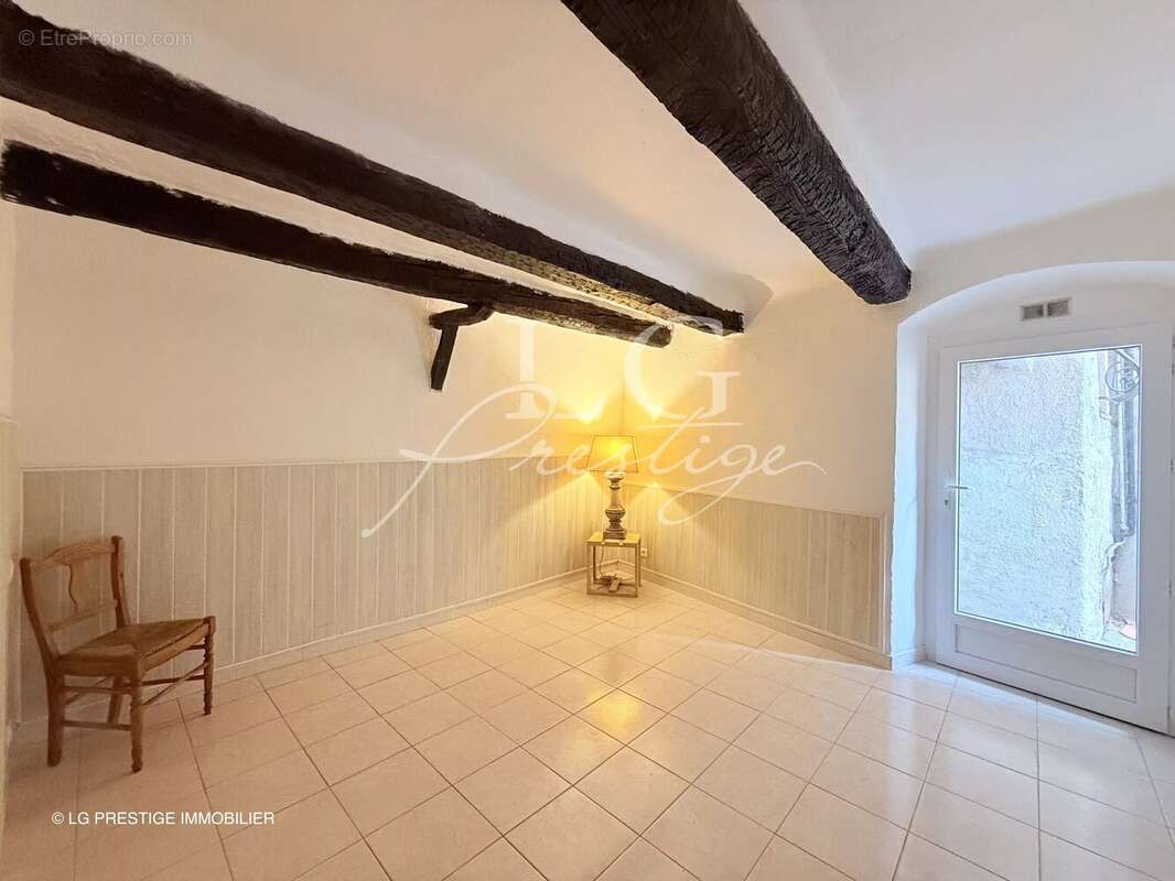 Appartement à FAYENCE