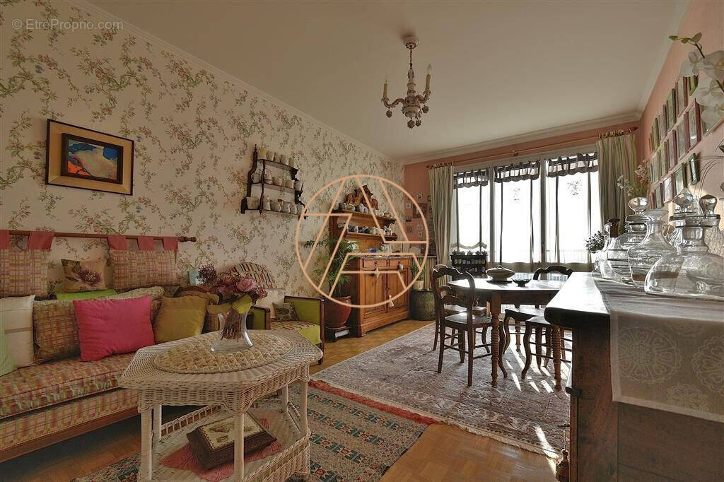 Appartement à SAINT-MAUR-DES-FOSSES