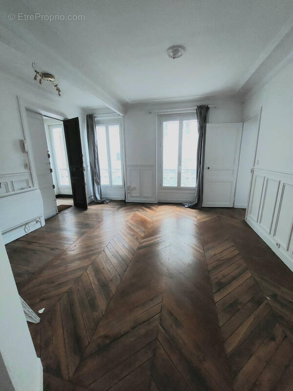 Appartement à PARIS-8E