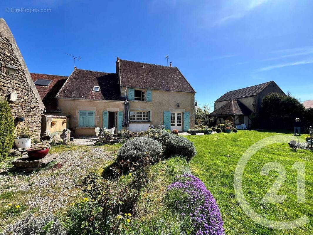 Maison à VARZY