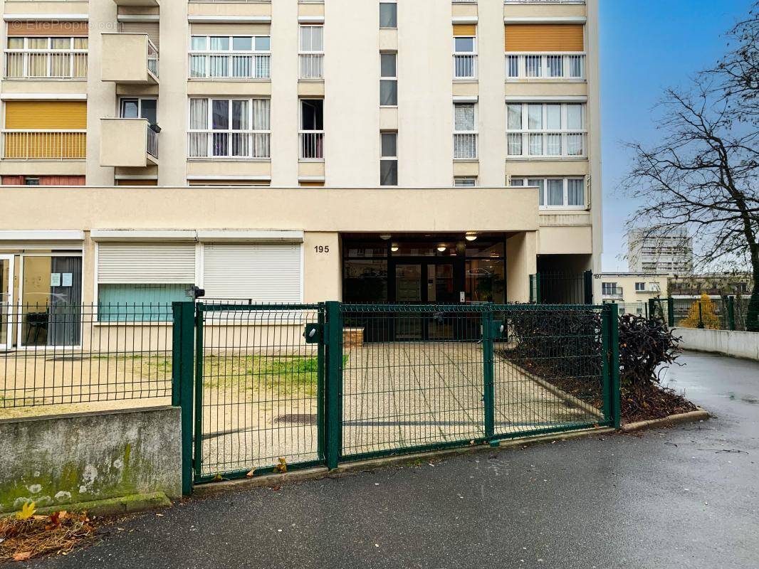 Appartement à IVRY-SUR-SEINE