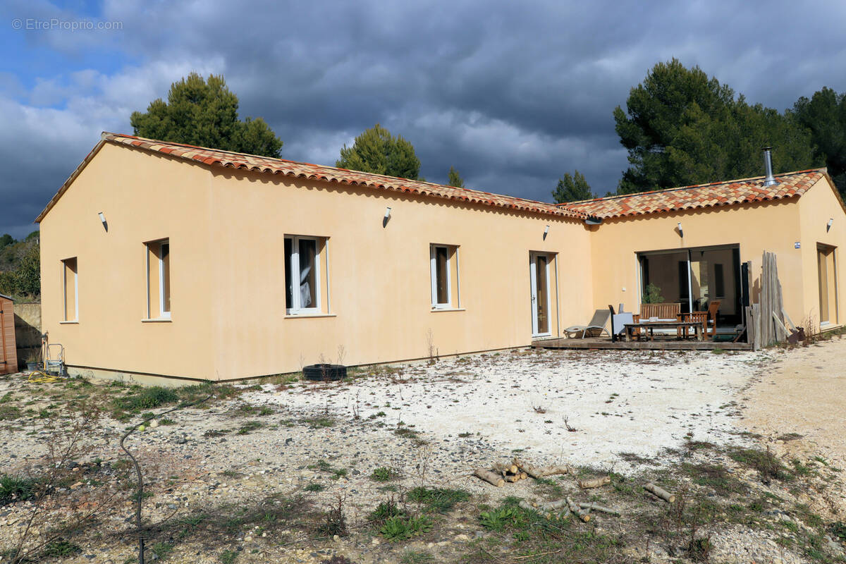 Maison à SAINT-SATURNIN-LES-APT