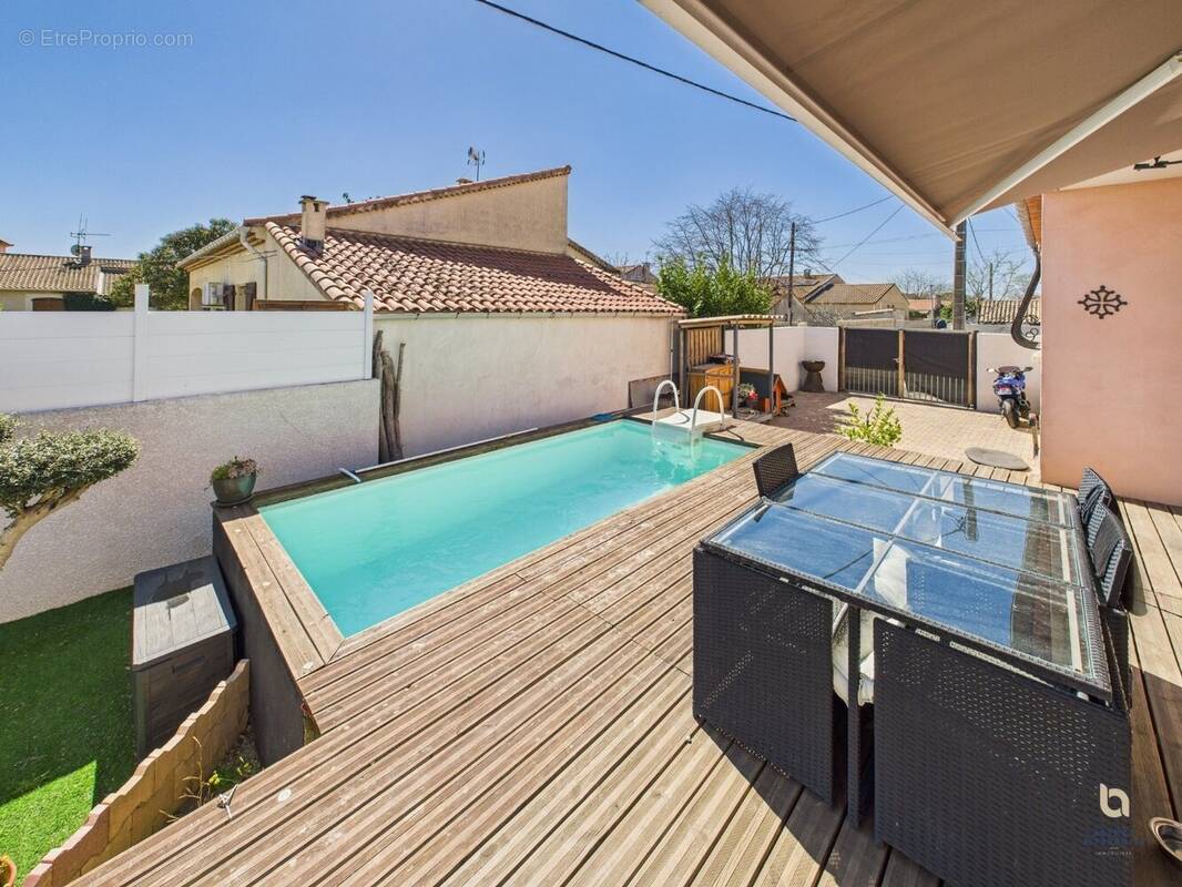 Maison à MONTADY