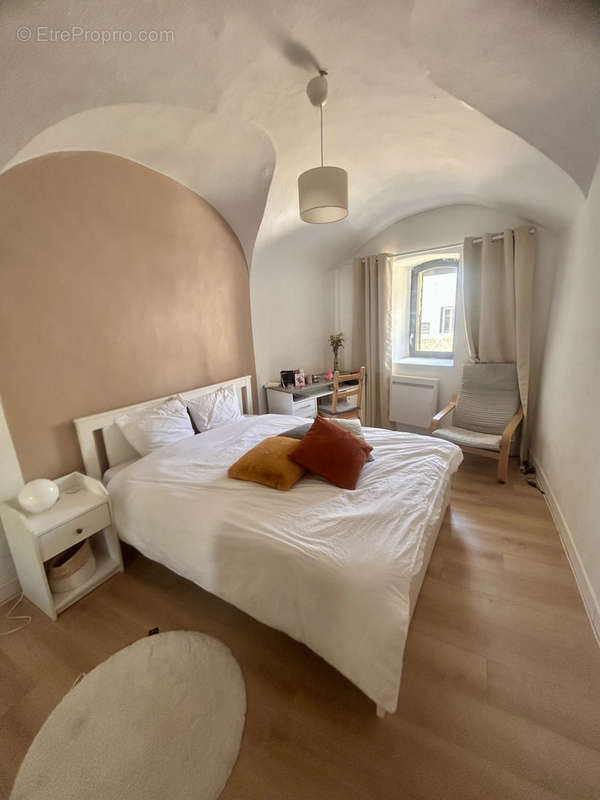 Appartement à SAINT-FELIX-DE-LODEZ