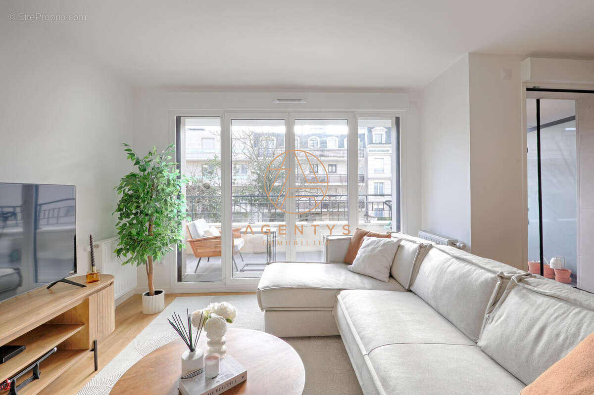 Appartement à SAINT-MAUR-DES-FOSSES