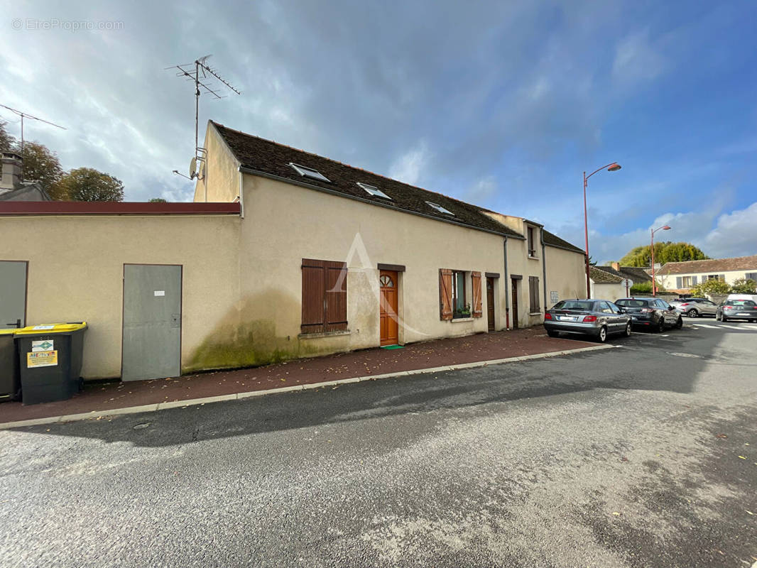 Appartement à CHEVRY-COSSIGNY