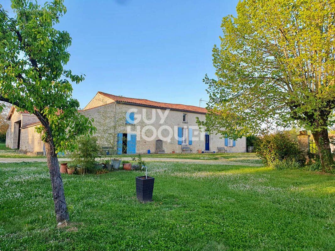 Maison à NIEUL-SUR-L&#039;AUTISE