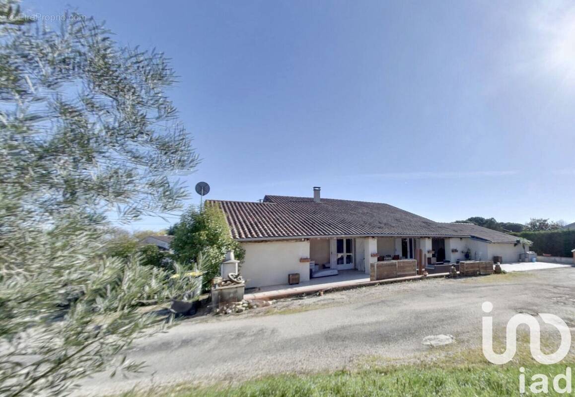 Photo 1 - Maison à MONTBARTIER