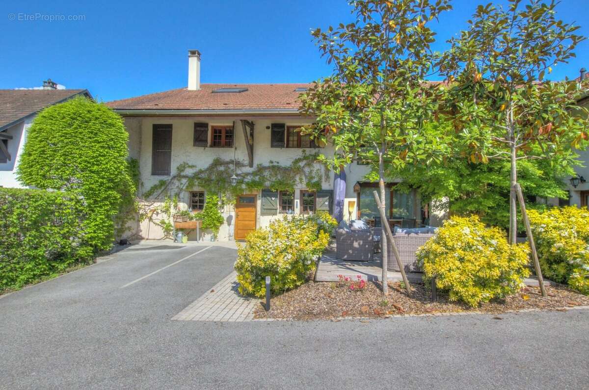 Maison à PREVESSIN-MOENS