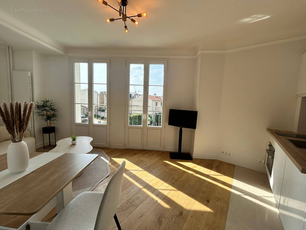 Appartement à COURBEVOIE