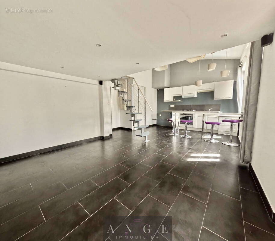 Appartement à LA FARLEDE