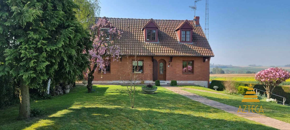Maison à WALINCOURT-SELVIGNY