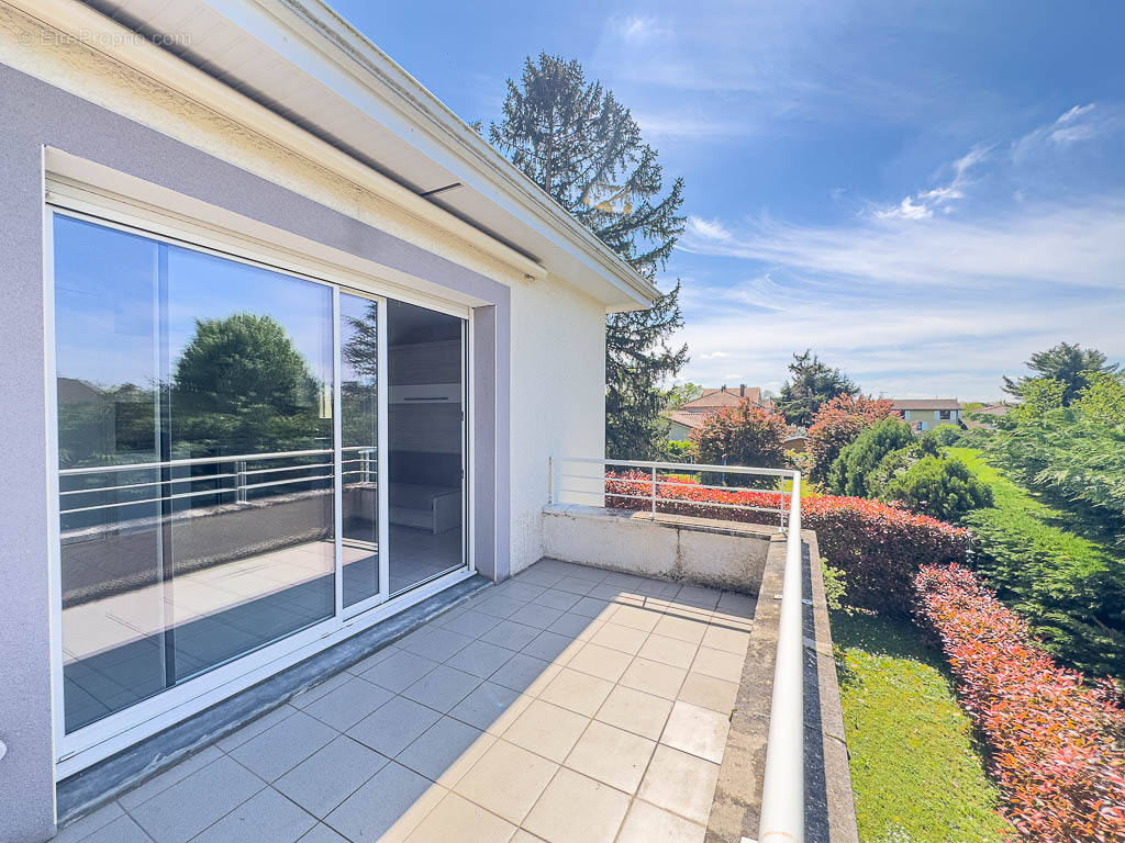 Appartement à CHASSIEU
