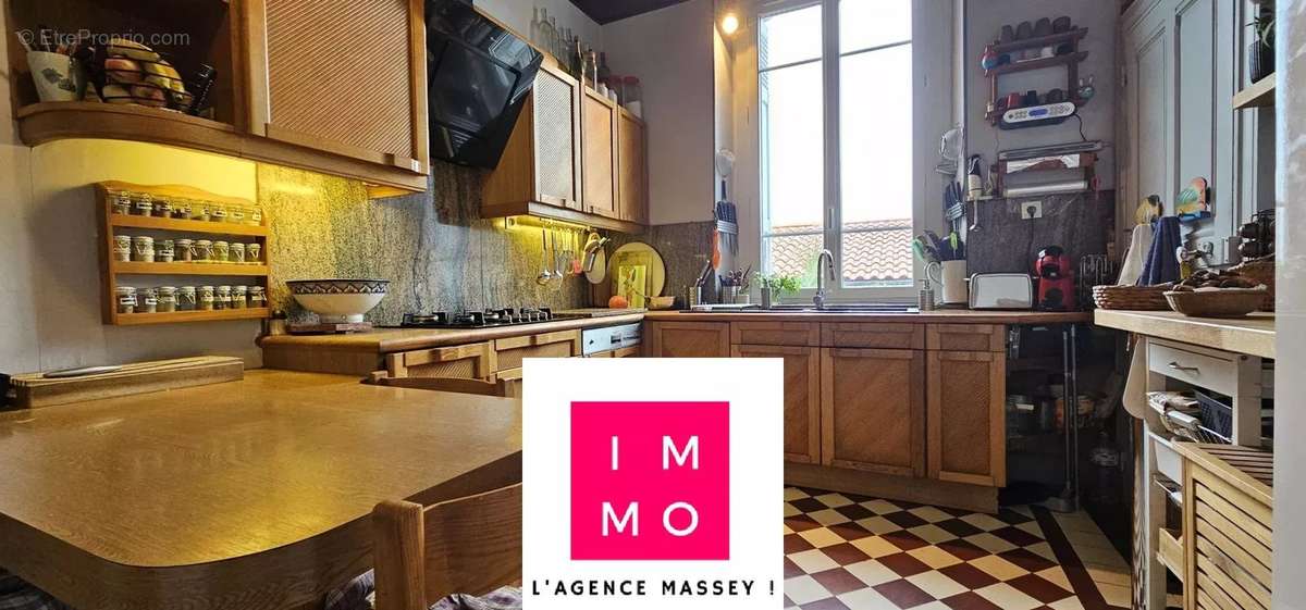 Appartement à AUREILHAN