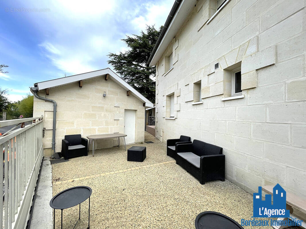 Appartement à CAMBLANES-ET-MEYNAC
