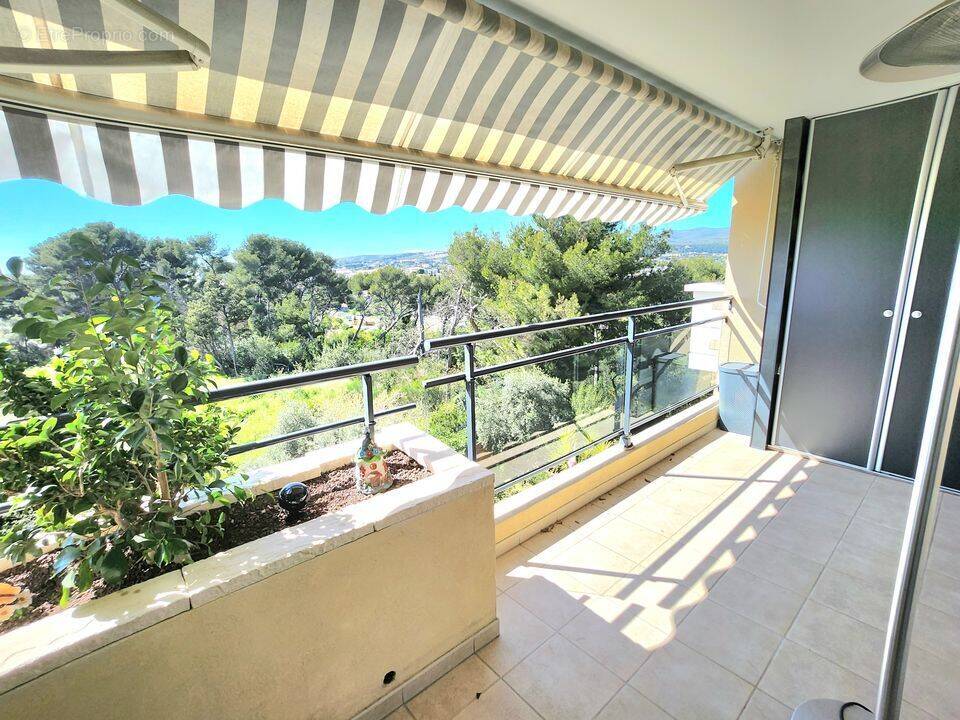 DERNIER ETAGE/ T3/4 TERRASSE // DOUBLE BOX //TECHNOPOLE CHATEAU - Appartement à MARSEILLE-13E