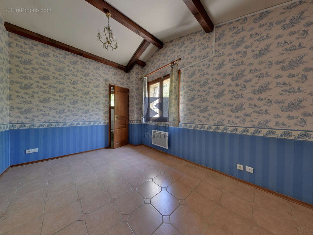 Maison à MIRMANDE