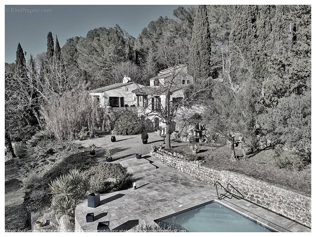 Maison à LORGUES