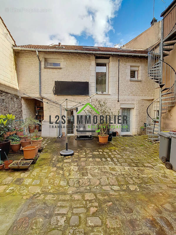 Maison à SARCELLES