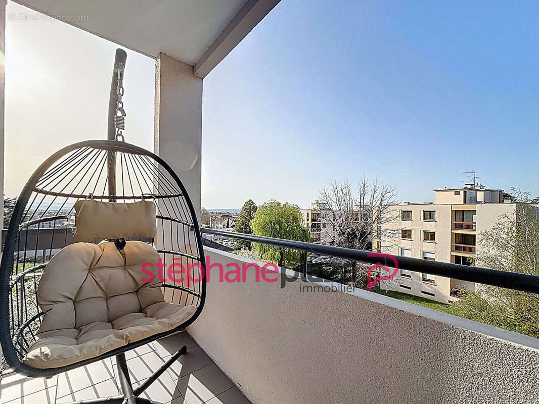 Appartement à DECINES-CHARPIEU