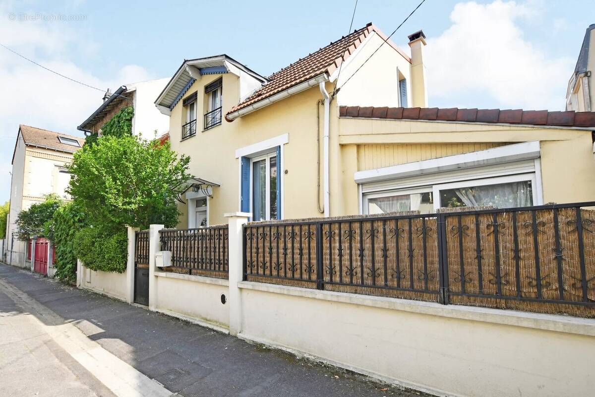 Appartement à COLOMBES