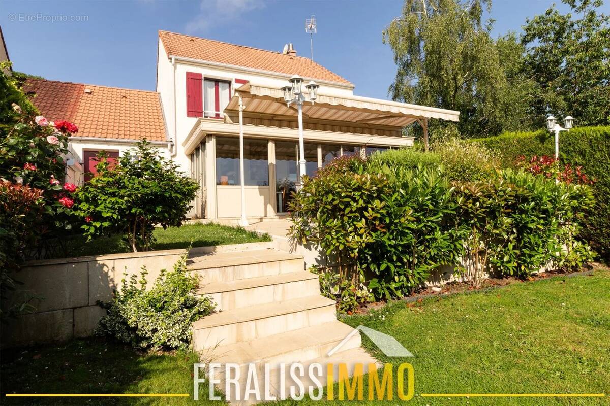 Maison à JOUY-LE-MOUTIER