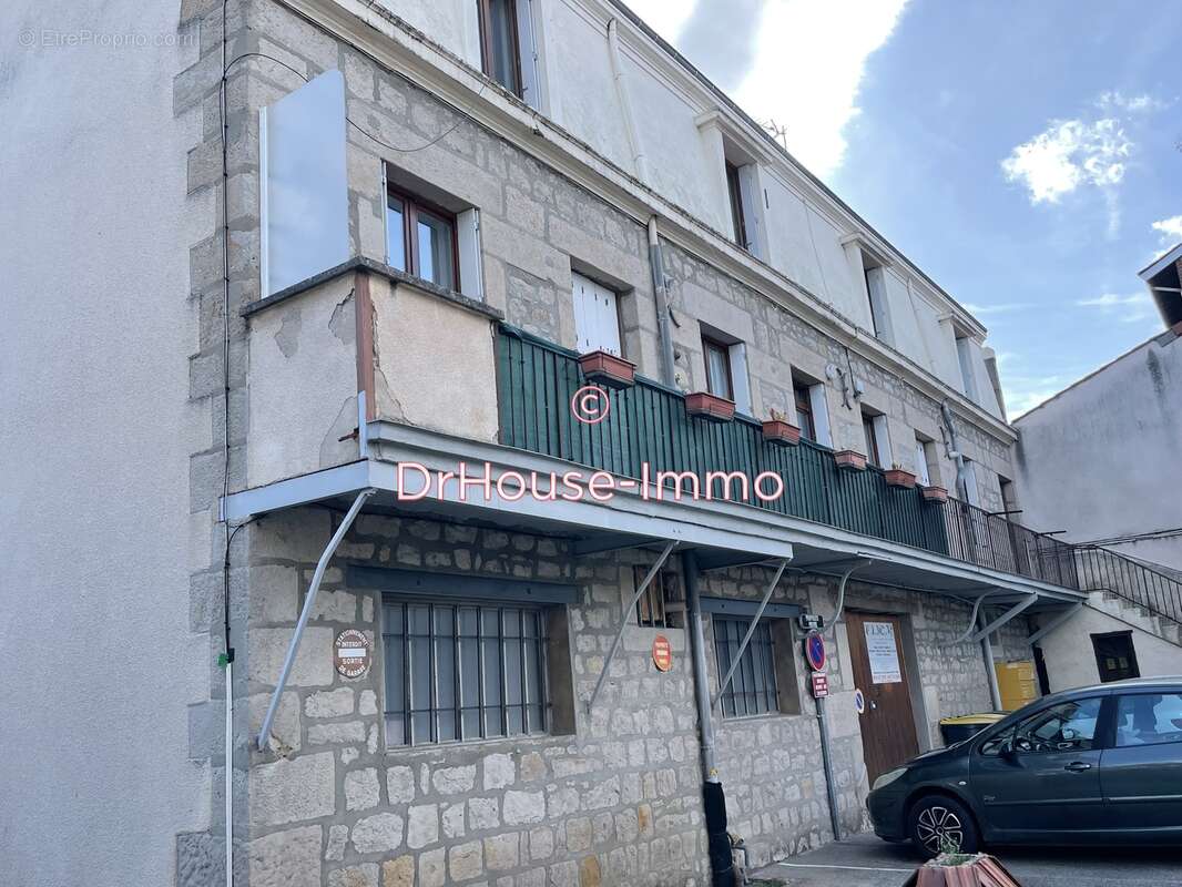 Appartement à UNIEUX