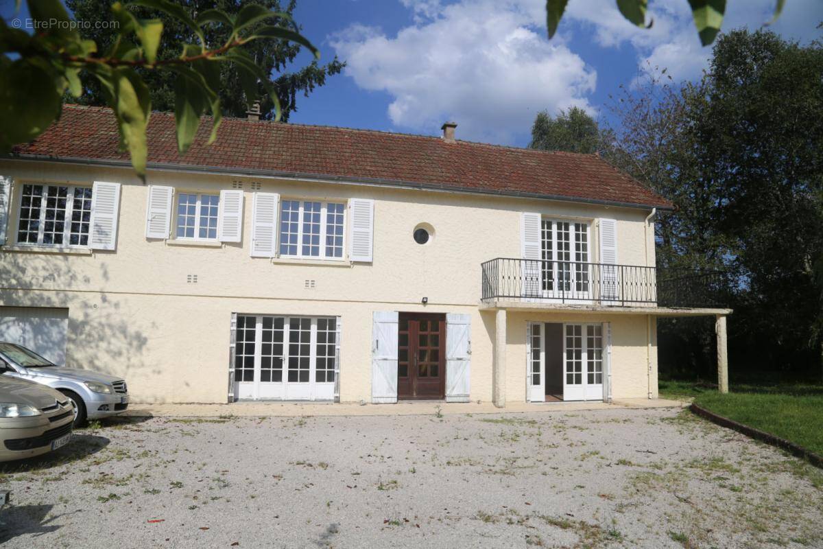 Maison à AUXY