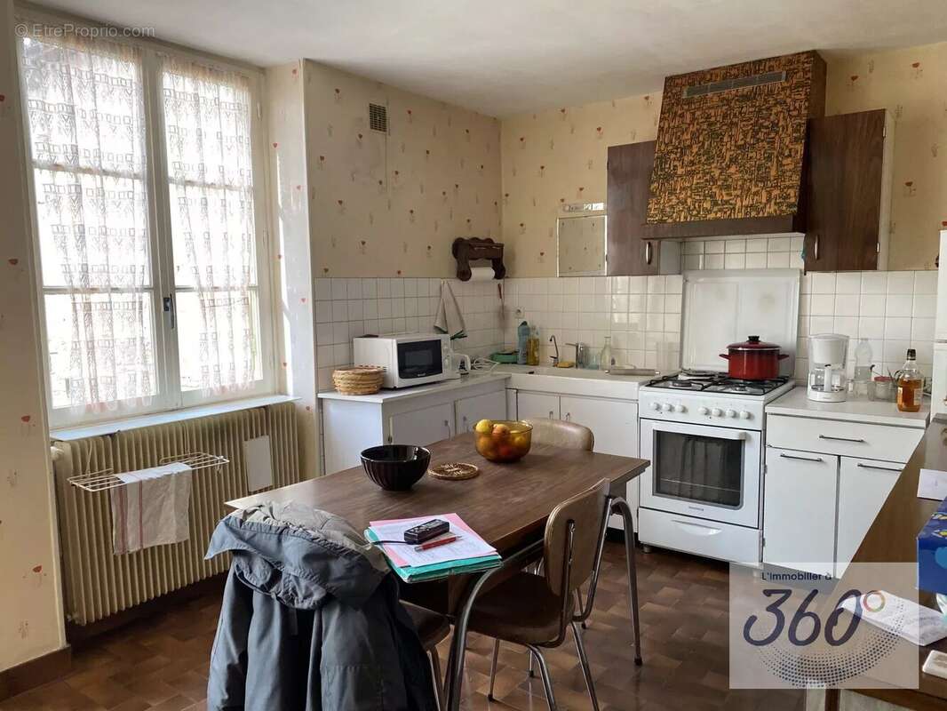Maison à CLUNY