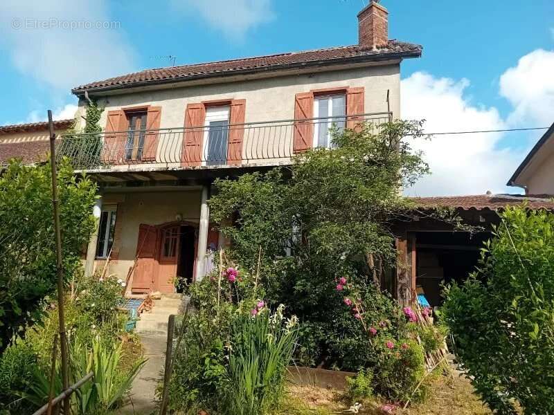 Maison à SEISSAN
