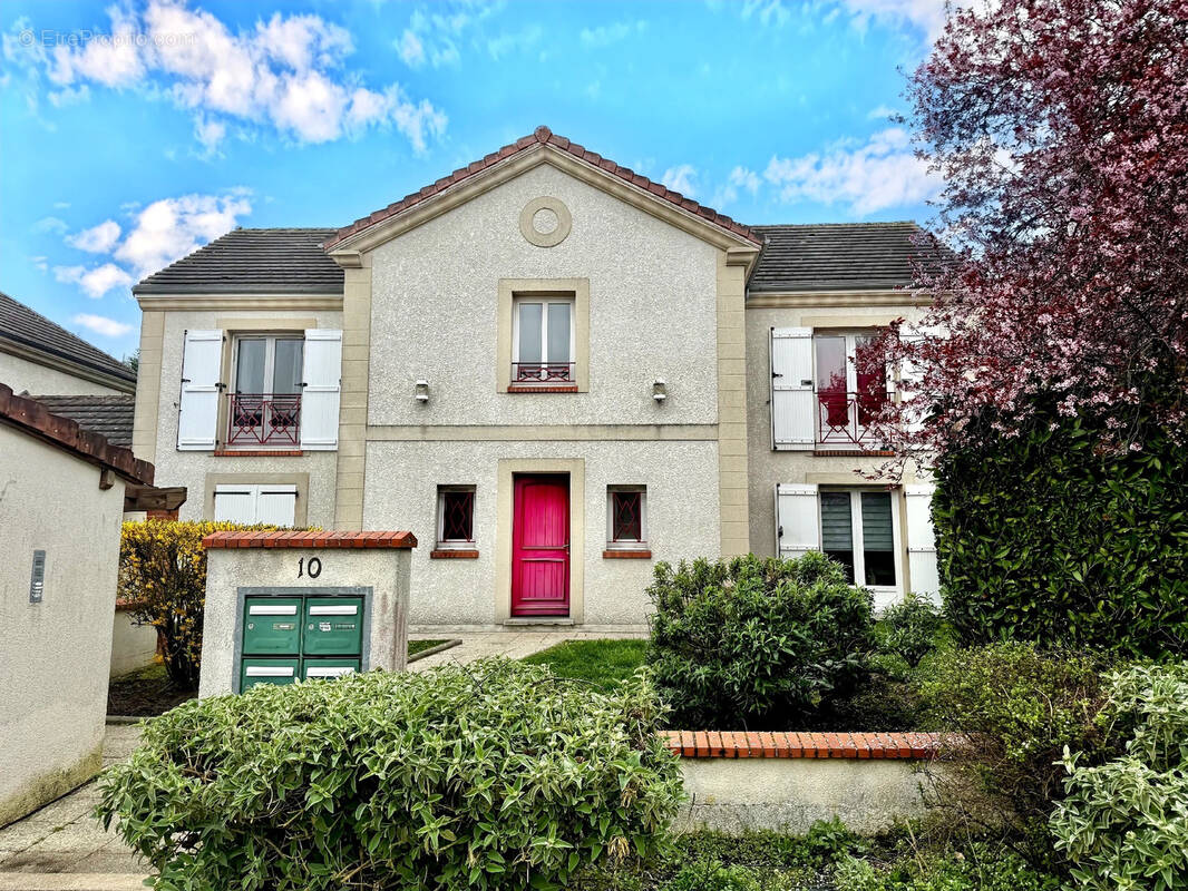 Appartement à SAINT-JEAN-DE-LA-RUELLE
